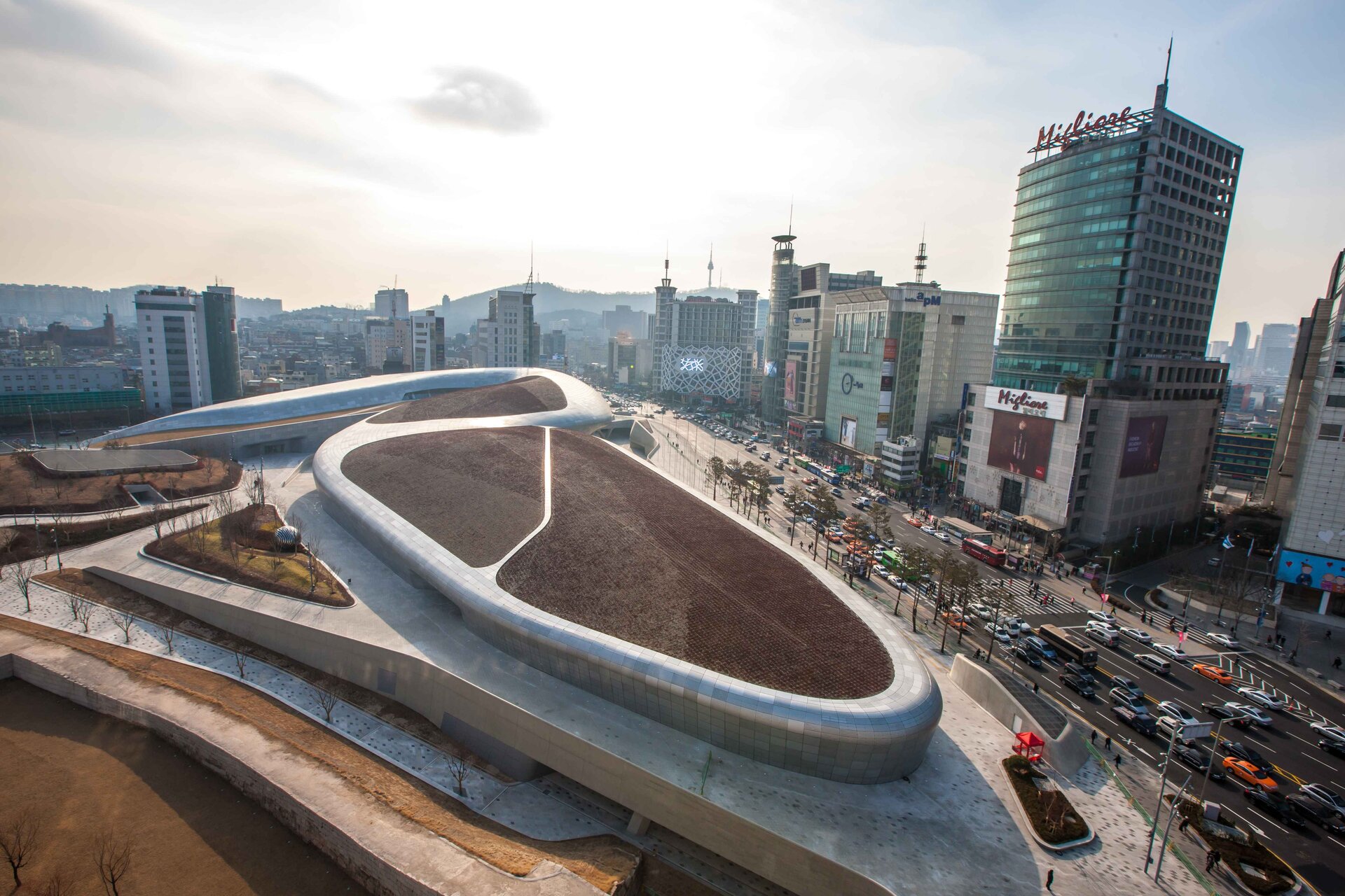 DDP (Dongdaemun Design Plaza)